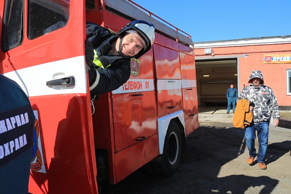 Жителей Сосенского пригласили стать добровольными пожарными